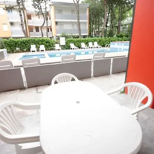 Trilocale Con Piscina - Luca Bibione